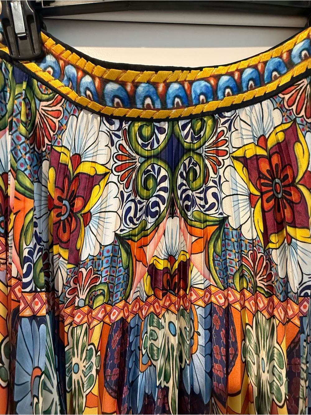 Alice + Olivia Katz Pleated Multicolor Printed Maxi Skirt - Picture 7 of 7